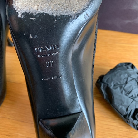 Prada Pointed Toe Heel with Velvet Trim - Picture 7 of 8